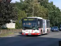  Mercedes-Benz O 530 I (Citaro) auf der Linie 933 nach Duisburg-Neuenkamp Rheindeich an der Haltestelle Duisburg-Kasslerfeld Schifferstra�e.(1.10.2012) 