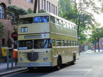 Bssing D2U (Doppeldeckbus mit 2 Achsen und Unterflurmotor) der Traditionsbus GmbH Berlin am 30. September 2012  im Zubringerverkehr zwischen dem Deutschen Technikmuseum in der Trebbiner Strae und der  Monumentenhalle . 