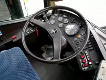Der Fahrerarbeitsplatz eines Mercedes-Benz O 405 G. Das Fahrzeug geh�rt dem Privatunternehmen Busverkehr Zipper GmbH aus Gr�nstadt und wird im Sch�lerverkehr eingesetzt. Es ist ein ehemaliges Fahrzeug der Stadtwerke Saarlouis.
