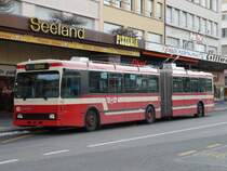 VB Biel - Volvo B 10 M  Trolleybus Nr.65 bei der Haltestelle beim Bahnhof am 24.03.2008