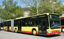 Ein MB-Citaro-Gelenkbus von HZL am ZOB in Reutlingen macht Pause am 19.07.2010