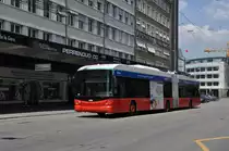 Hess Trolleybus mit der Betriebsnummer 56 auf der Linie 4 in der Arbergstrasse beim Bahnhof Biel. Die Aufnahme stammt vom 24.05.2012.
