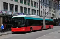 Hess Trolleybus mit der Betriebsnummer 54 auf der Linie 4 in der Arbergstrasse in Biel. Die Aufnahme stammt vom 24.05.2012.