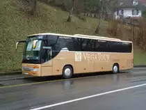 Setra 415 GT HD de la maison Vega Tours photographi� le 27.11.2012 � Berne
