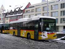 Br�ndli, Elfingen. Scania/Hess L94UB (Nr.3) in Brugg, Bahnhof. (20.12.2011)