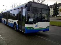 Solaris Urbino der Fa. Hagro Transbus, einer Tochter der Eberhardt Reisen, in Karlsruhe-Knieleingen im November 2012. Drei dieser Ex-Ettenhuber Fahrzeuge wurden bis zur Auslieferung dreier fabrikneuer Solaris f�r kurze Zeit in Dienst gestellt.