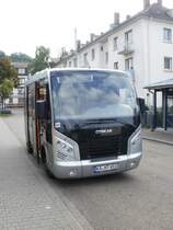 Otokar Centro C der Fa. Hagro Transbus, einer Tochter der Eberhardt Reisen, in Karlsruhe-Durlach im November 2012. Der Kleinbus wird auf der Linie 22 in eingesetzt, die Wohngebite in Gr�tzingen mit dem dortigen S-Bahnhof und der Tramhaltestelle Durlach Turmberg verbindet. Aufgrund einer niedrigen Eisenbahnunterf�hrung k�nnen nur kleine Fahrzeige eingesetzt werden. Der Centro l�ste 2011 einen Kleinbus auf MB Sprinter Basis ab.