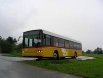 Kuhn, Merenschwand. Volvo/Hess B10L (AG 17'856) in Geltwil, Isenbergschwil. (17.10.2009)