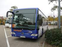 Ein MB-Citaro der Fa. Eberhardt, zu Besuch in Sindelfingen, auf einem Parkplatz.
Am 23.10.2012.