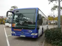 Ein MB-Citaro der Fa. Eberhardt, zu Besuch in Sindelfingen, auf einem Parkplatz.
Am 23.10.2012.