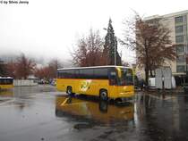 Postauto/PU TMR Nr. 137 (Renault Iliade) am 28.11.2012 beim Bhf. Martigny
