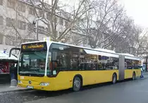 Der Citaro der SSB S-SB 7168 steht kurz vor seiner Abfahrt am Schlo�platz in Stuttgart Am 08.12.12