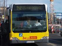Mercedes-Benz Citaro BVG Wagen 2251 auf Linie 142 U Leopoldplatz am 26.10.12 am Hauptbahnhof