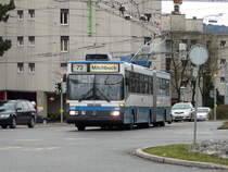 VBZ - Mercedes O 405 GTZ Trolleybus  Nr.106 unterwegs auf der Linie 72 in Z�rich am 23.12.2012