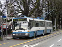 VBZ - Mercedes O 405 GTZ Trolleybus  Nr.143 unterwegs auf der Linie 46 in Z�rich am 23.12.2012