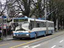 VBZ - Mercedes O 405 GTZ Trolleybus  Nr.143 unterwegs auf der Linie 46 in Z�rich am 23.12.2012