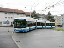 VBZ - Hess-Swisstrolley BGGT-N2C  Nr.64 unterwegs auf der Linie 32 in Z�rich am 23.12.2012