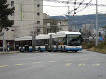 VBZ - Hess-Swisstrolley BGGT-N2C  Nr.75 unterwegs auf der Linie 32 in Z�rich am 23.12.2012