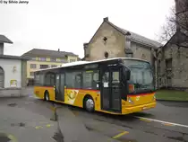 Postauto/PU MOB Nr. 35 (Van Hool New A360) am 18.12.2012 beim Bhf. Villeneuve.