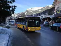 Grindelwald Bus, MAN NL 353 (BE 364408 / Nr. 24) ist am 31.12.2012 auf der Linie 1 Fahrrichtung 12 nach Oberer Gletscher unterwegs. Als Aussenstehender ein etwas gew�hnungsbed�rftiges System mit Angabe dieser Fahrrichtungsnummer an Stelle der Liniennummer...