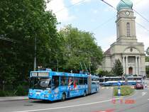 Linie 33 im Fussball Euro 2008 Look fahrtrichtung Albisriederplatz gefolgt von Linie 46 fahrtrichtung Rtihof