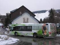 Der MAN N320 LC fhrt aus Oberwiesenthal auf der Linie 411 nach Annaberg ab.