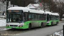 Jasper 8363 und 8366 am 18.1.2013 auf der Linie 112 an der Endhaltestelle Neumhlen/velgnne / 
Stadtbus Volvo 7700 Hybrid, Diesel/Elektro, La 12,074 m, B 2,52 m