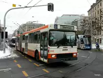 tpg - NAW-Hess-Siemens BGT 5-25  Nr.699 unterwegs auf der Linie 6 in der Stadt Genf am 14.02.2013