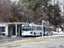 tl - NAW Trolleybus Nr.779 mit Anh�nger unterwegs auf der Linie 9 in der Stadt Lausanne am 16.02.2013
