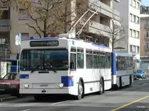 tl - NAW Trolleybus Nr.751 mit Anh�nger unterwegs auf der Linie 9 in der Stadt Lausanne am 16.02.2013