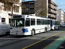 tl - NAW Trolleybus Nr.763 mit Anh�nger unterwegs auf der Linie 9 in der Stadt Lausanne am 16.02.2013