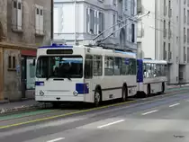 tl - NAW Trolleybus Nr.786 mit Anh�nger unterwegs auf der Linie 9 in der Stadt Lausanne am 16.02.2013