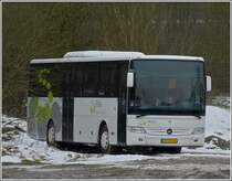 (SL 5004)  Mercedes Benz Integro der Busfirma Ross, abgestellt am Rande eines Parkplatzes nahe Wiltz am 02.03.2013.