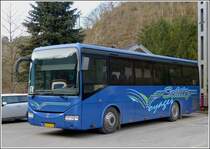 (MU 8440)  Am Bahnhof von Kautenbach steht dieser Irisbus Crossway bereit, um die Umsteigenden Zugreisenden in die umliegenden Drfer an seiner Strecke zu befrdern. 06.03.2013 