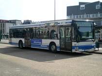 MAN Niederflurbus 2. Generation auf der Linie 652 nach Wermelskirchen Am Stadtrand an der Haltestelle Remscheid Friedrich-Ebert-Platz.(27.3.2013) 