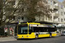 EVAG 4151 mit Werbung f�r Efteling.
Aufgenommen am B�rgermeister-Fiedler Platz in Essen, 3.4.2013.