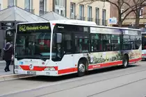 Stadtwerke Neuss Linie 842 in Richtung Rheinpark-Center an der Haltestelle Schwannstr.