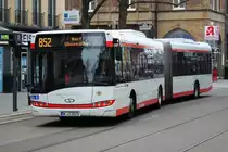 Stadtwerke Neuss Linie 852 in Richtung Norf an der Haltestelle Schwannstr.