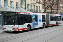 Stadtwerke Neuss Linie 841 in Richtung Rosellerheide an der Haltestelle Schwannstr.