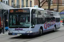 Gather Linie 830 in Richtung Neuss Stadthalle an der Haltestelle Schwannstr.