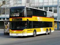 Postauto - Neoplan Doppelstockbus SG 273224 bei der Haltestelle vor dem Bahnhof in Buchs/SG am 13.04.2008
