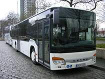 Setra S 415 NF im Dortmunder Busbahnhof.(15.04.2008)