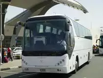 Youngman (chin. Hersteller, Joint Venture von Neoplan), mit gro�er �hnlichkeit zum Neoplan Tourliner, Dubai/VAE Flughafen 17.03.2013