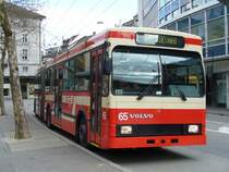 VB Biel - Volvo B 10 M Gelenktrolleybus Nr.65 unterwegs auf der Linie 1 am 04.04.2008