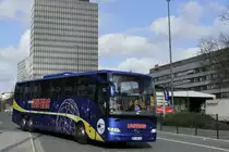 Ab heute kann man mit dem Aldi-Bus durch Deutschland fahren.
Als Unternehmer wurde Univers Reisen aus Bonn mit ins Boot geholt.
P�nktlich um 9.05 ging die Fahrt vom HBF Essen nach Hamburg los.
