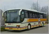 (DC 1123)  Am Bahnhof in Petange von Demycars aus Keispelt stand dieser Setra S 315 UL.  20.04.2013