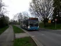 Ein Mercedes Benz Citaro C1 Facelift des Stadtverkehrs Maintal am 23.04.11 in Maintal Hochstadt mit M�rchenexpress Werbung  