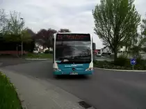 Mercedes Benz Citaro C1 Facelift des SVM am 23.04.13 in Maintal Hochstadt auf der Linie 25 nach Frankfurt am Main Enkheim U-Bahn Station. Im Hintergrund sieht man den Gegenbus mit M�rchenexpress Werbung.  