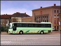 Ein MAN-Bus der Firma Heinrich Reisen GmbH aus Oranienbaum am Dessauer Busbahnhof, 22.01.07.