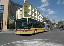 Mercedes Citaro mit der Betriebsnummer 110 auf der Linie 21 muss die Haltestelle wegen einer Baustelle direkt vor dem Kreisel bedienen. Die Aufnahme stammt vom 18.04.2013.